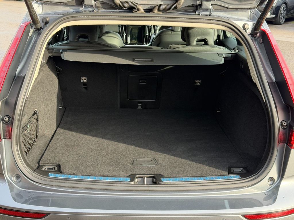 Used Volvo V60 2020 for sale - 77118000: Photo 15