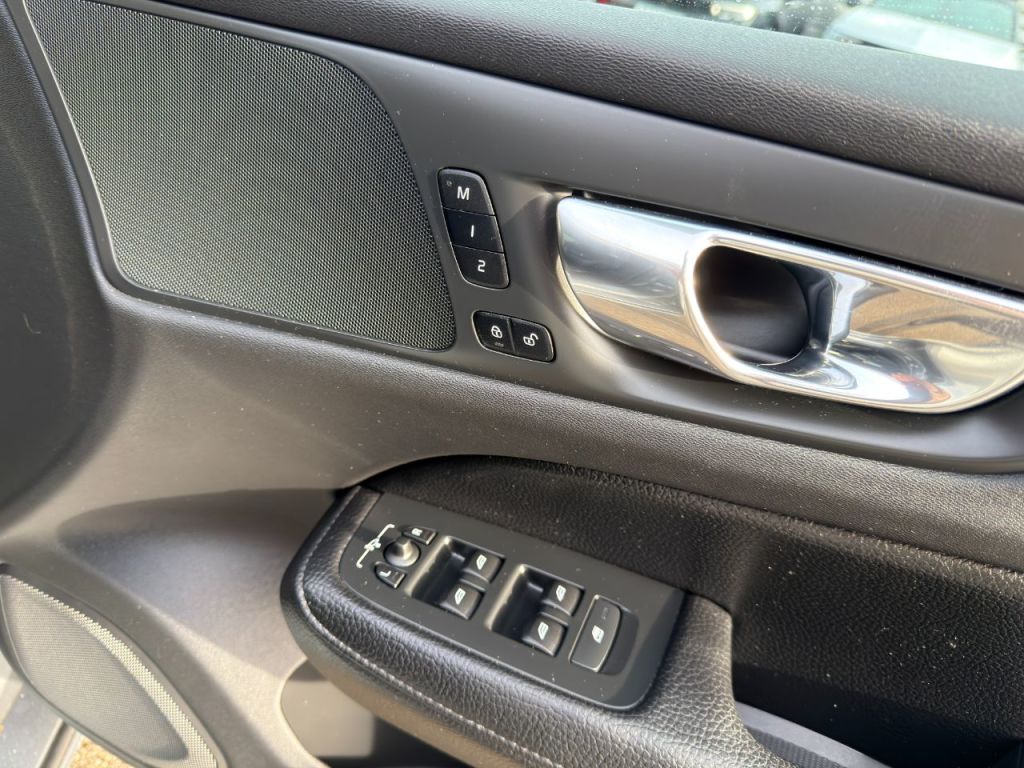 Used Volvo V60 2020 for sale - 77118000: Photo 22