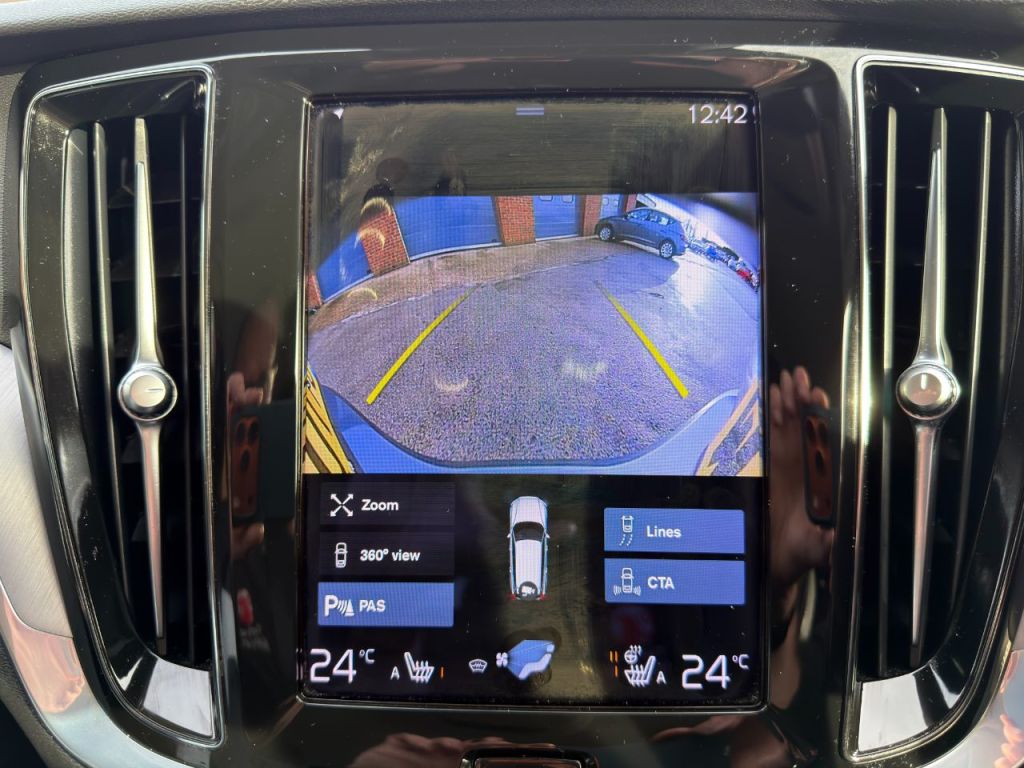 Used Volvo V60 2020 for sale - 77118000: Photo 32