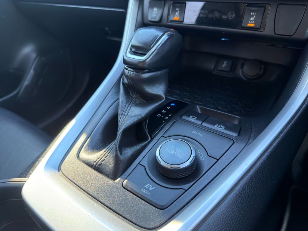 Used Toyota RAV4 2020 for sale - 77571153: Photo 41