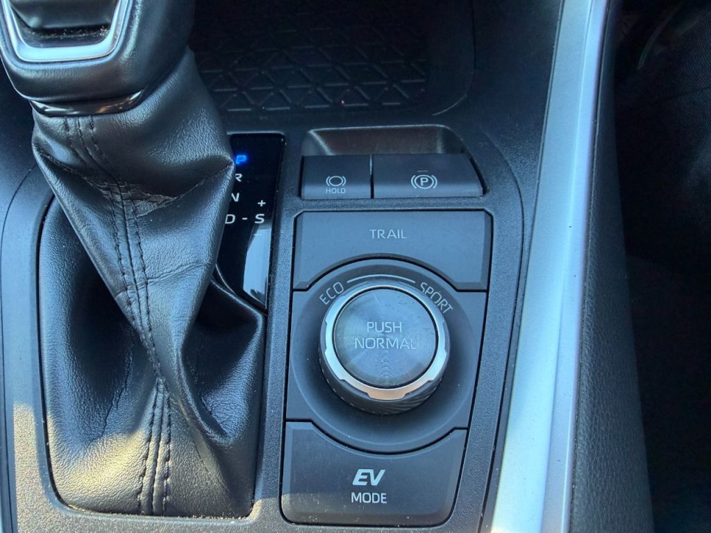 Used Toyota RAV4 2020 for sale - 77571153: Photo 42