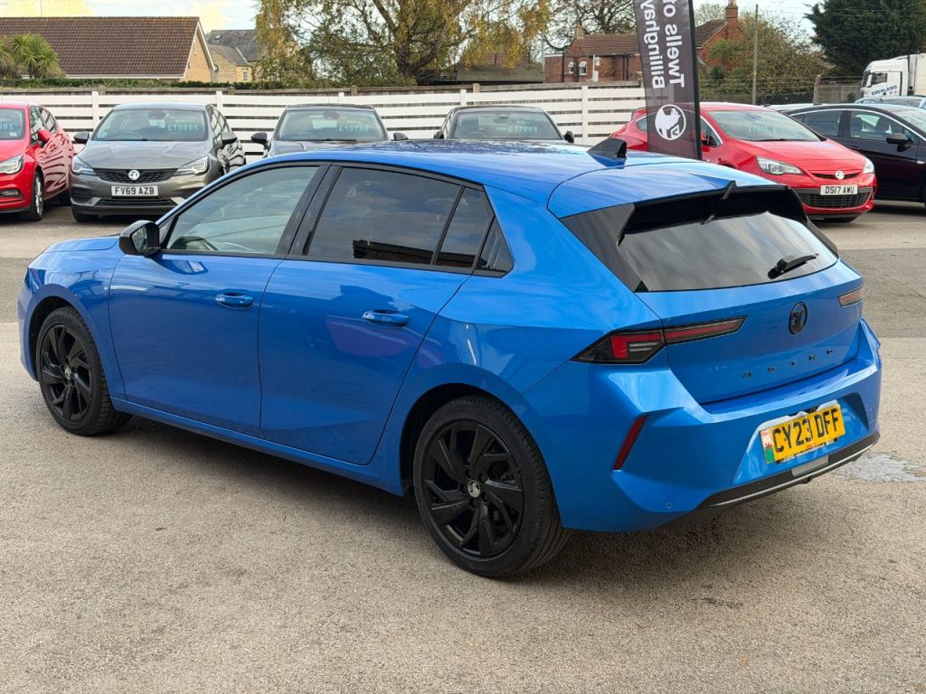 Used Vauxhall Astra 2023 for sale - 76322753: Photo 2