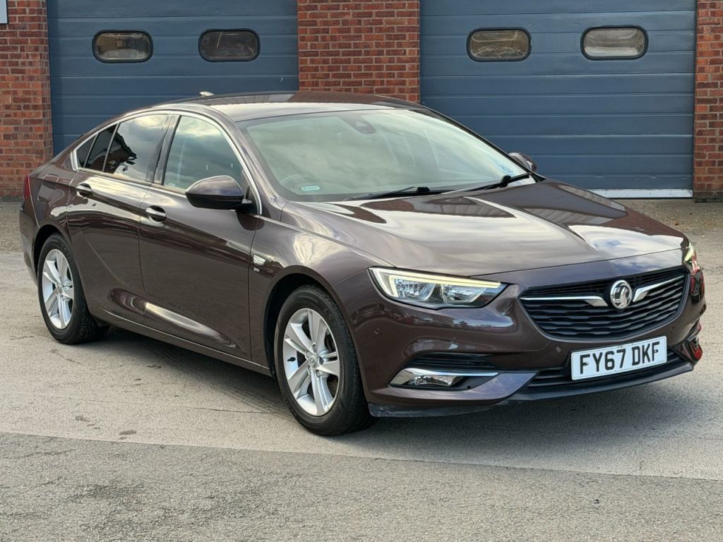 Used Vauxhall Insignia 2017 for sale - 76312820: Photo 1