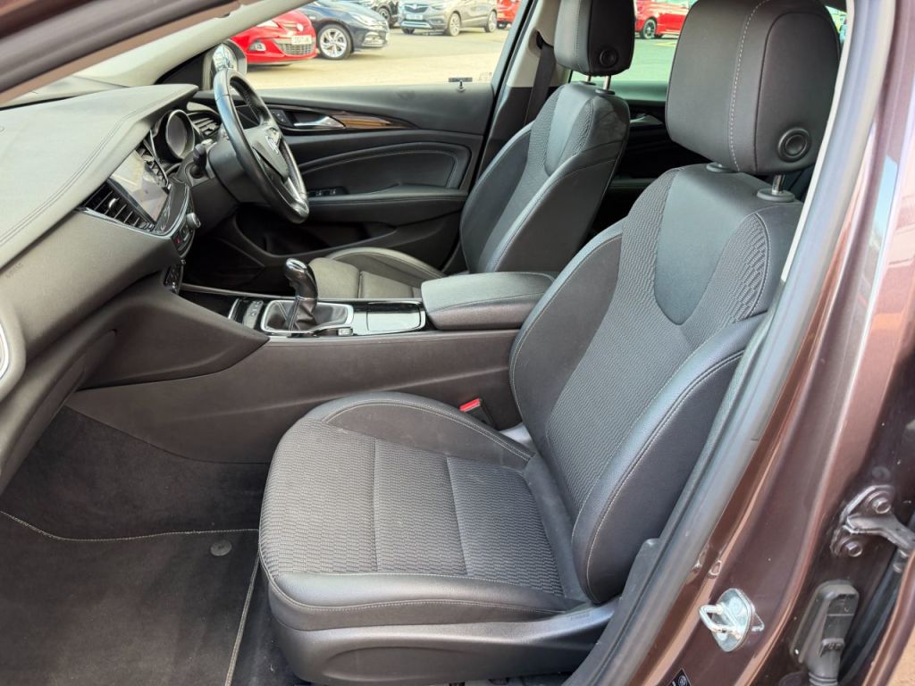 Used Vauxhall Insignia 2017 for sale - 76312820: Photo 4