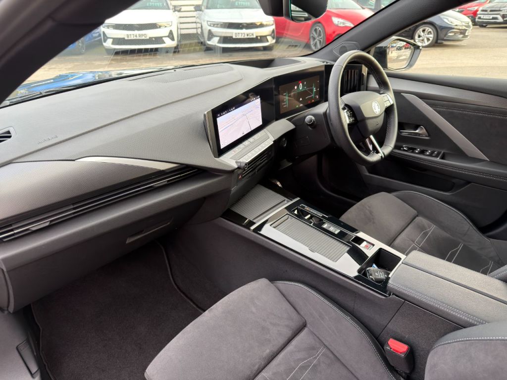 Used Vauxhall Astra 2024 for sale - 76603790: Photo 3