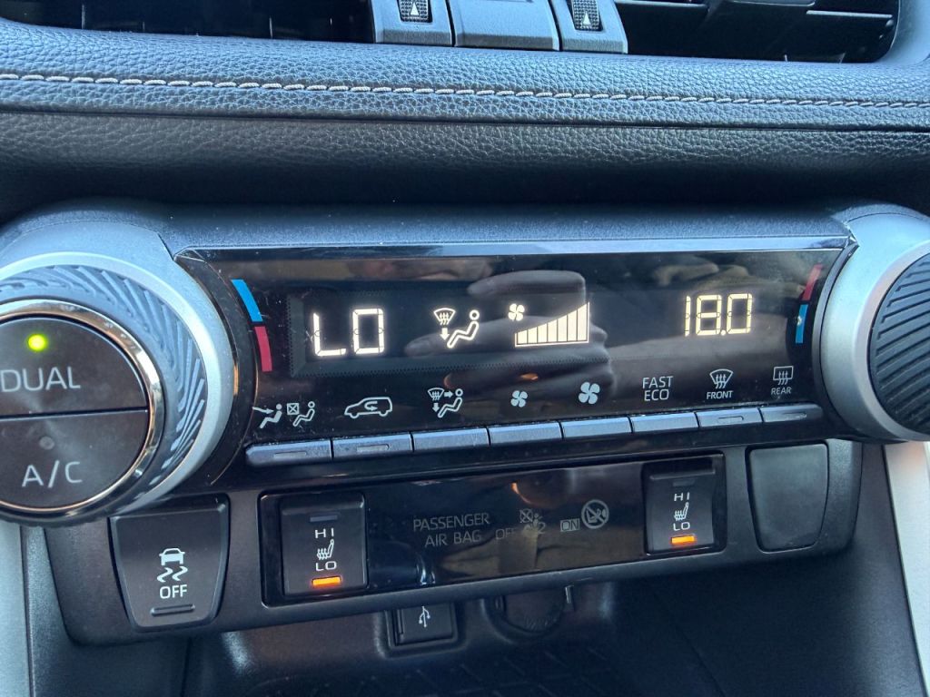 Used Toyota RAV4 2020 for sale - 77641892: Photo 24