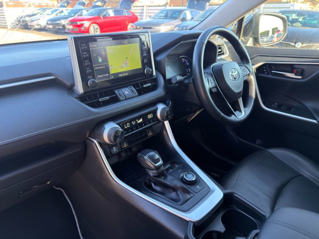 Used Toyota RAV4 2020 for sale - 77641892: Photo 3