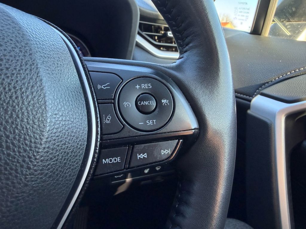 Used Toyota RAV4 2020 for sale - 77641892: Photo 32