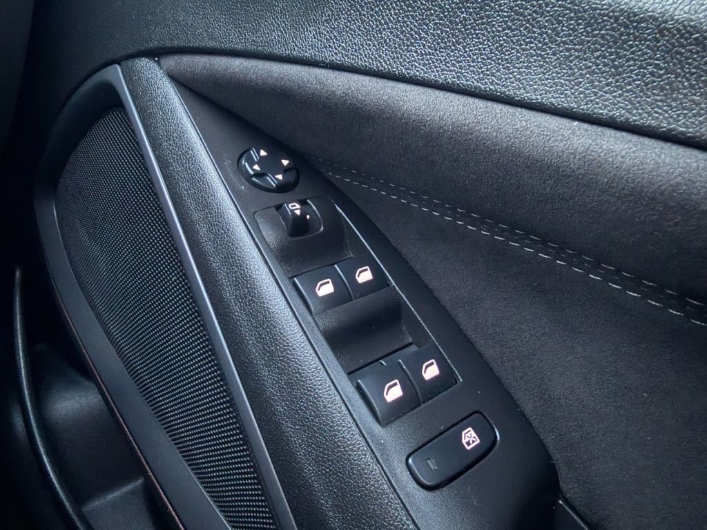 Used Vauxhall Crossland 2023 for sale - 76798616: Photo 28