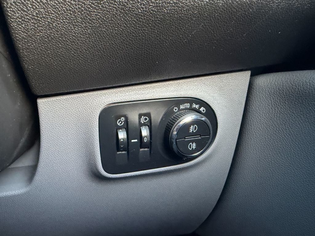 Used Vauxhall Corsa 2015 for sale - 76590639: Photo 30