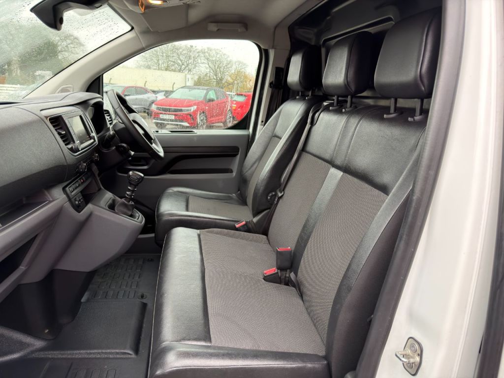 Used Vauxhall Vivaro 2021 for sale - 77211637: Photo 4