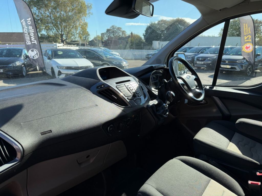 Used Ford Tourneo Custom 2017 for sale - 75358750: Photo 3