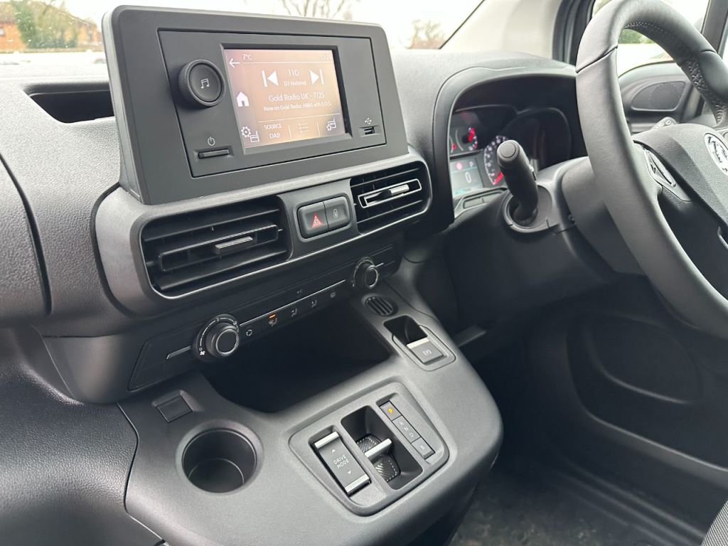 Used Vauxhall Combo 2023 for sale - 76531275: Photo 4