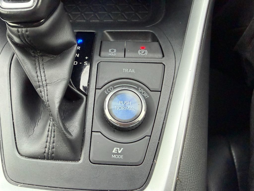 Used Toyota RAV4 2020 for sale - 77327550: Photo 24