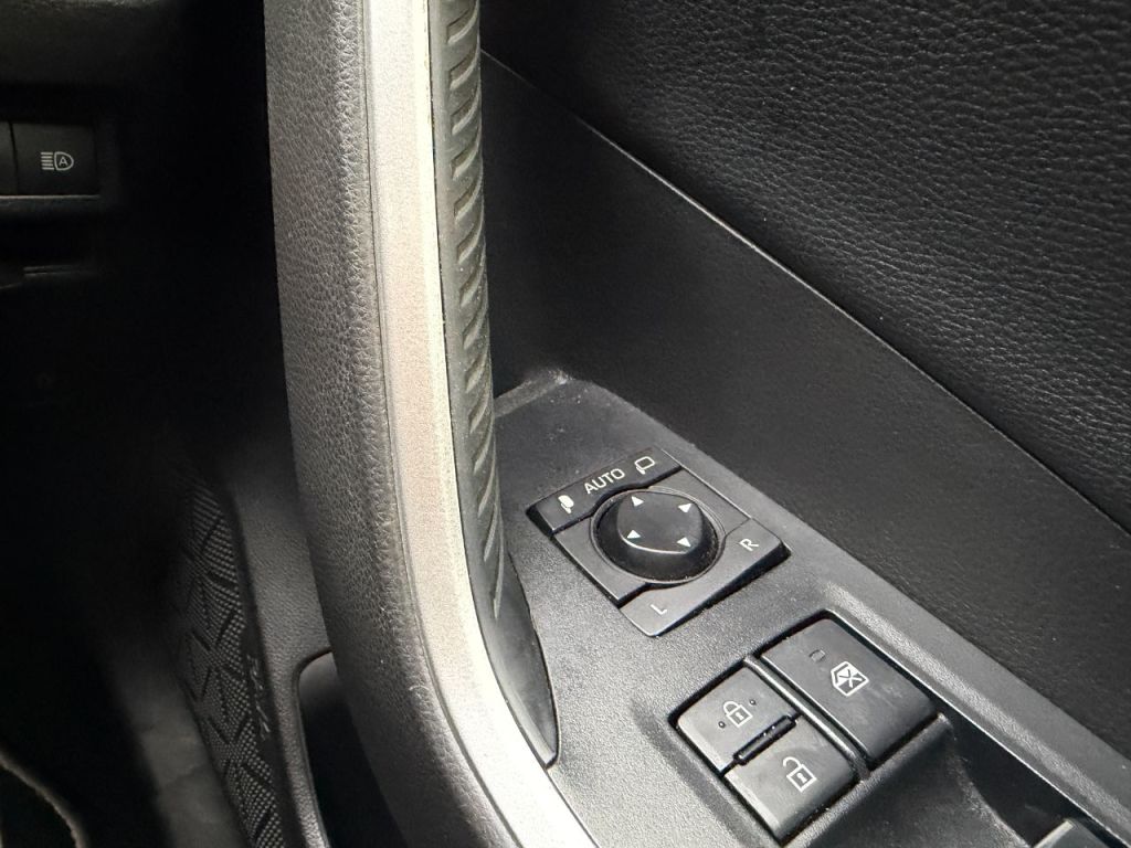 Used Toyota RAV4 2020 for sale - 77327550: Photo 29