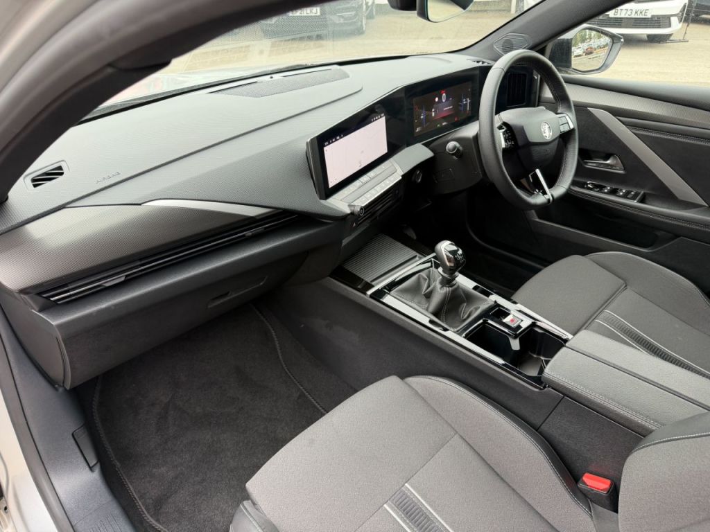 Used Vauxhall Astra 2024 for sale - 76312835: Photo 3