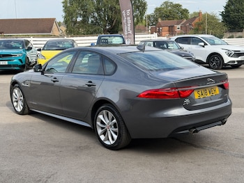 Used Jaguar XF 2018 for sale - 79357987: Photo