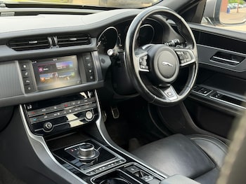 Used Jaguar XF 2018 for sale - 79357987: Photo