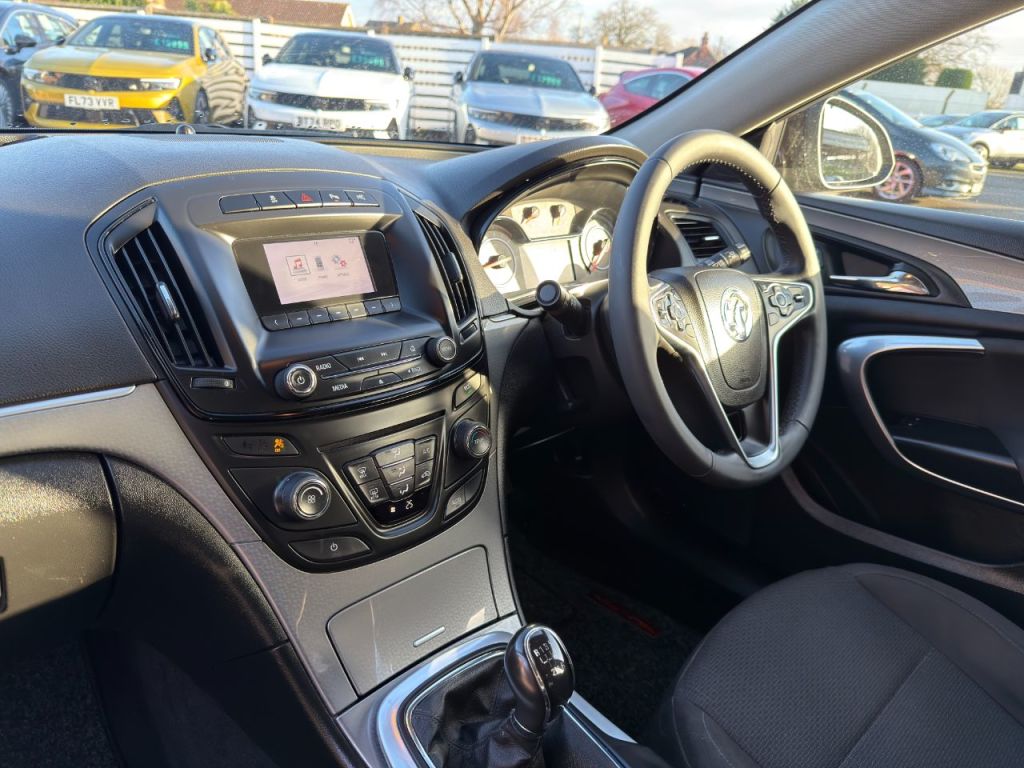 Used Vauxhall Insignia 2015 for sale - 76934809: Photo 5