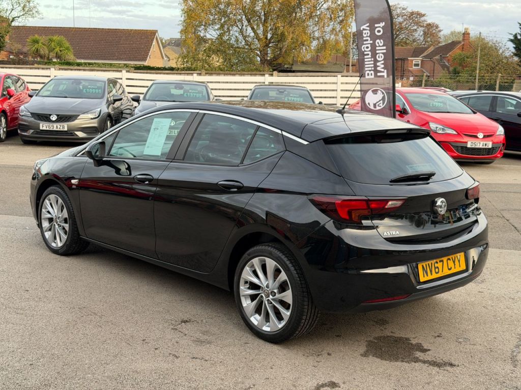 Used Vauxhall Astra 2018 for sale - 76209935: Photo 2
