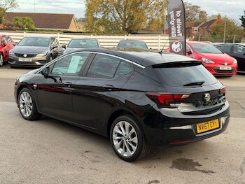 Used Vauxhall Astra 2018 for sale - 76209935: Photo