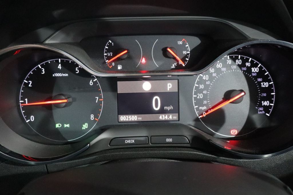 Used Vauxhall Crossland 2024 for sale - 77341120: Photo 19