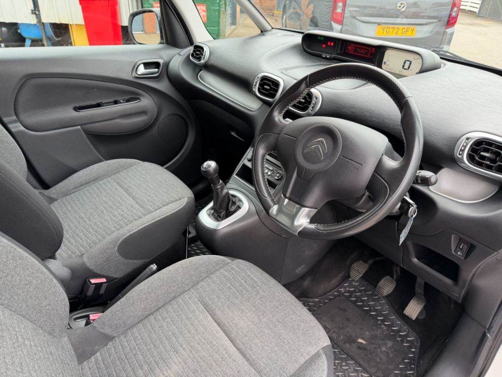 Used Citroen C3 Picasso 2017 for sale - 76428844: Photo 18