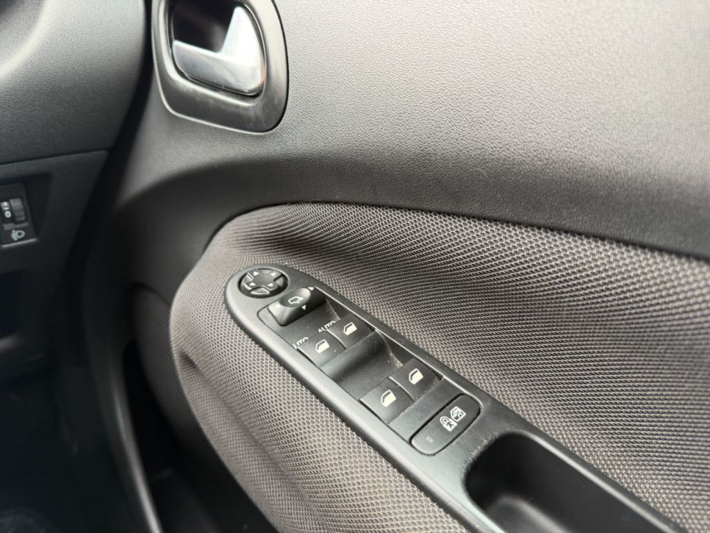 Used Citroen C3 Picasso 2017 for sale - 76428844: Photo 23