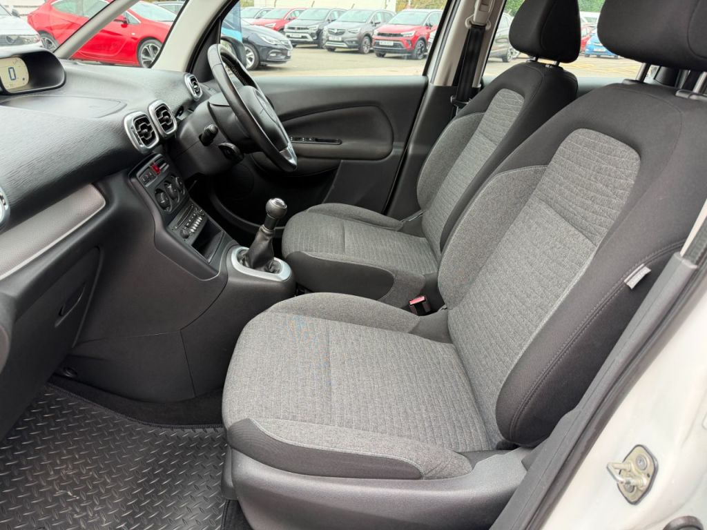 Used Citroen C3 Picasso 2017 for sale - 76428844: Photo 4