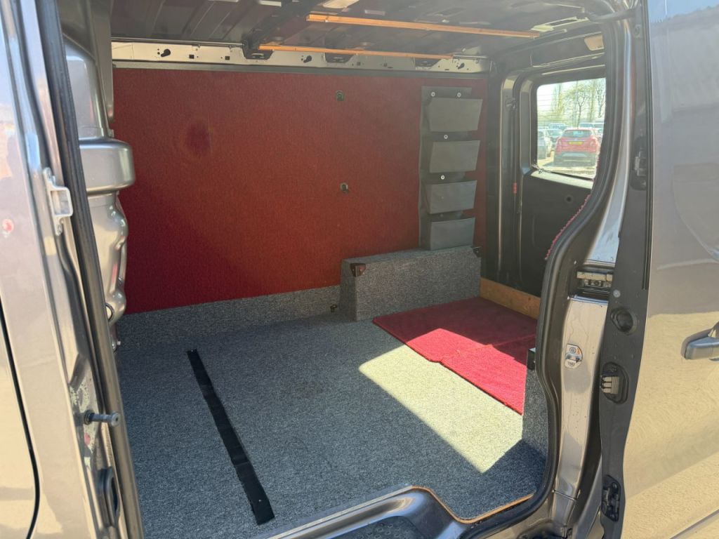 Used Vauxhall Vivaro 2015 for sale - 78153414: Photo 12