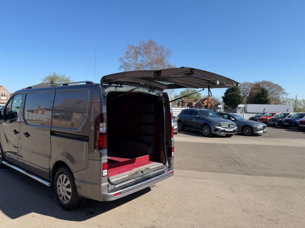 Used Vauxhall Vivaro 2015 for sale - 78153414: Photo 17