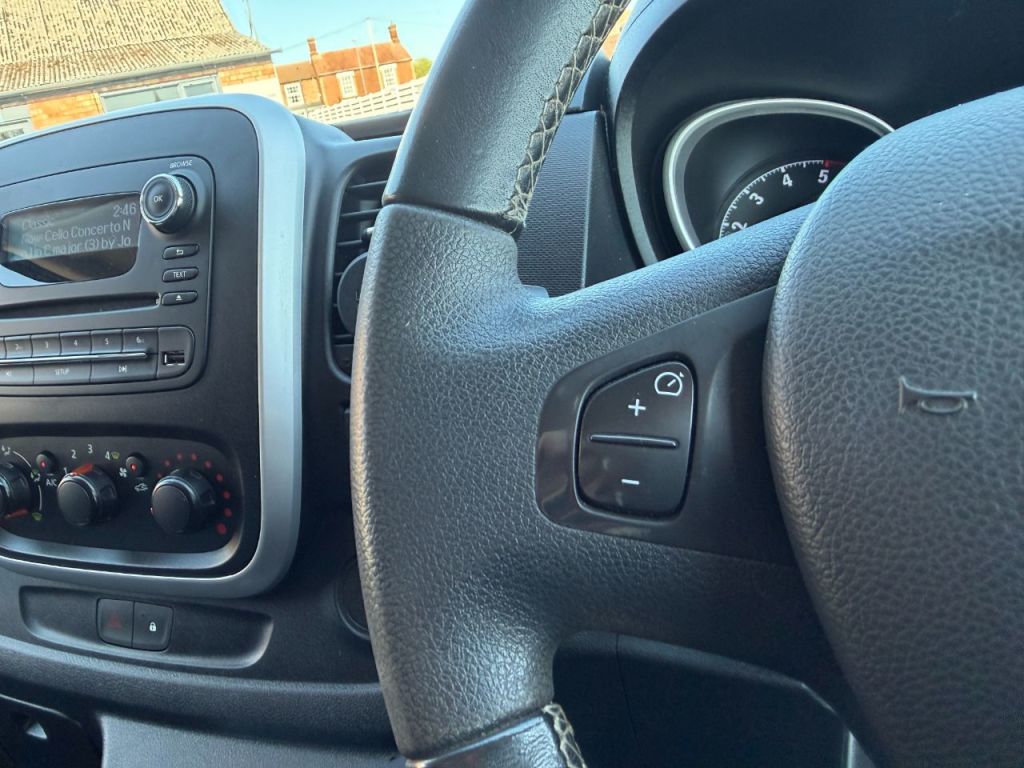 Used Vauxhall Vivaro 2015 for sale - 78153414: Photo 26