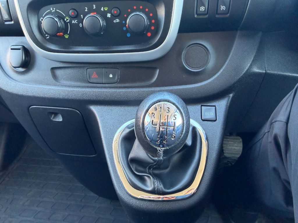 Used Vauxhall Vivaro 2015 for sale - 78153414: Photo 27