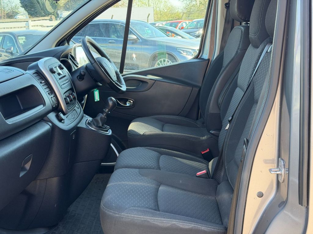 Used Vauxhall Vivaro 2015 for sale - 78153414: Photo 3