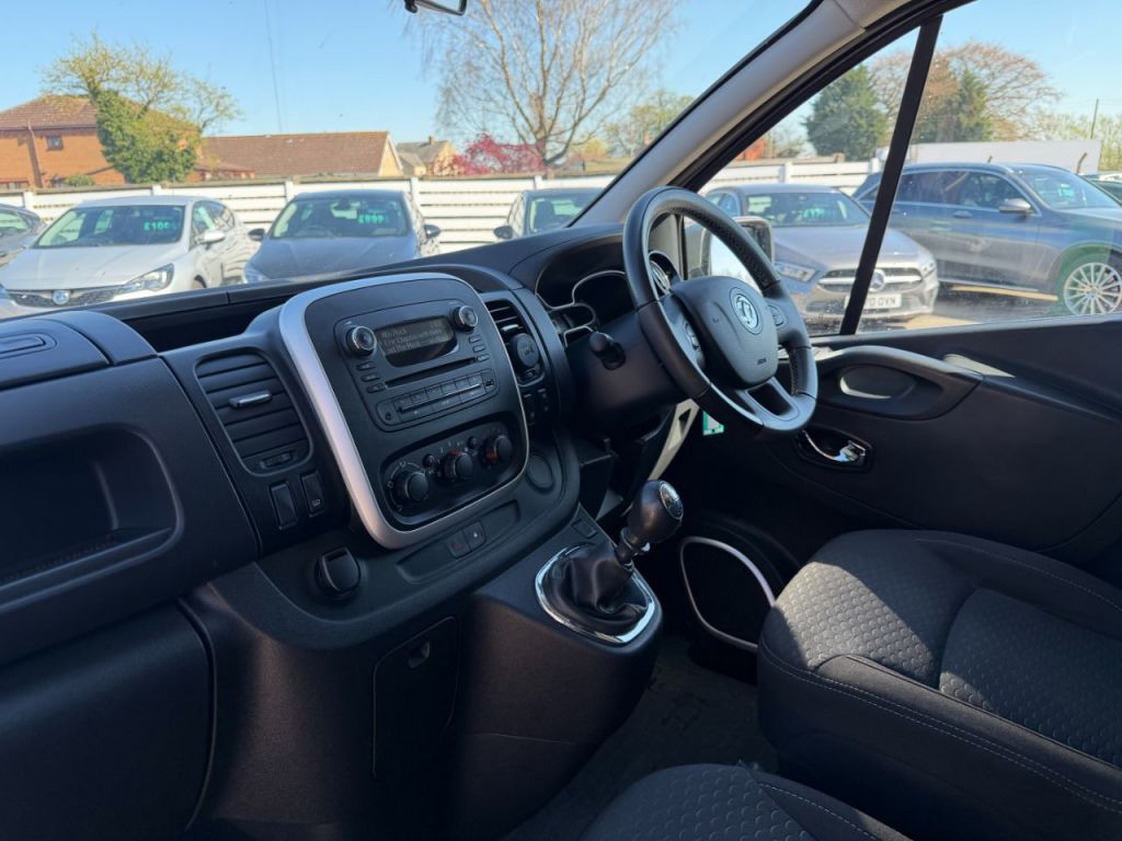 Used Vauxhall Vivaro 2015 for sale - 78153414: Photo 4