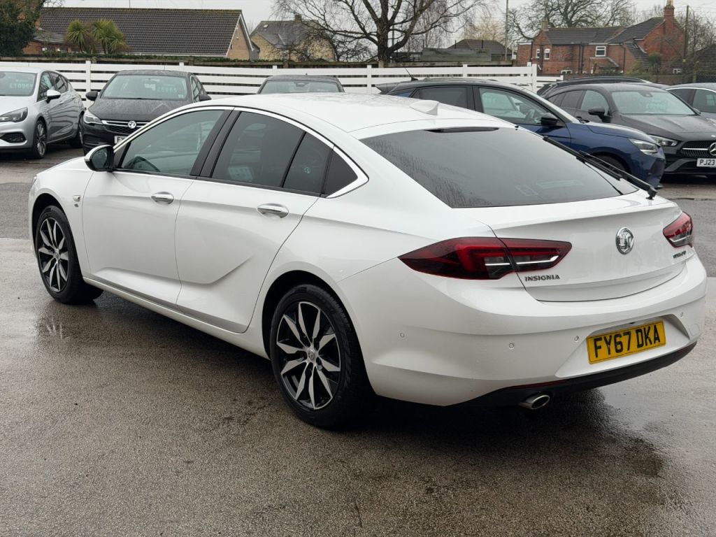 Used Vauxhall Insignia 2017 for sale - 77641910: Photo 2