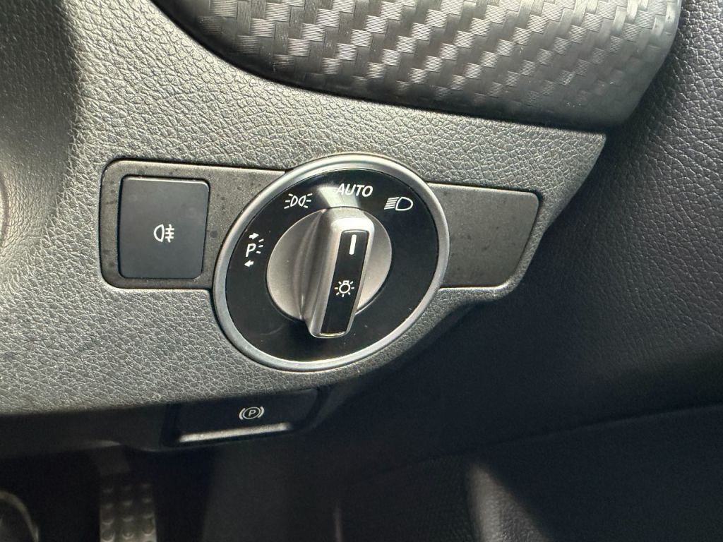 Used Mercedes-Benz A-Class 2015 for sale - 76723513: Photo 25