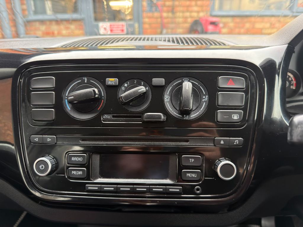 Used Volkswagen up! 2013 for sale - 77187669: Photo 15