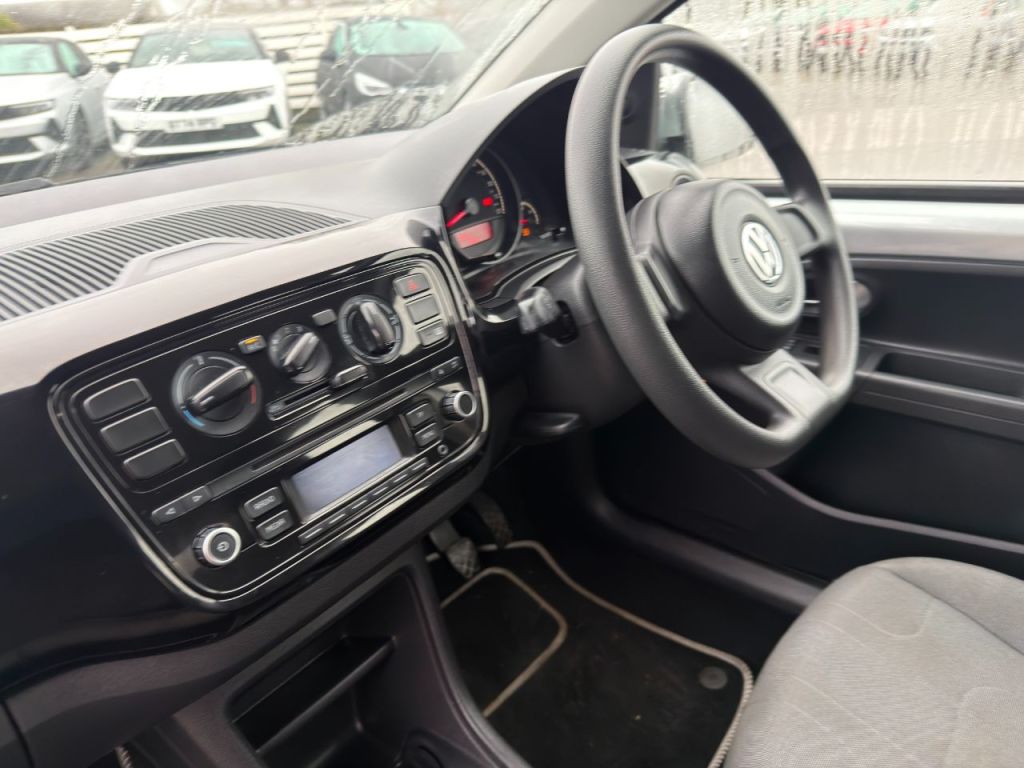 Used Volkswagen up! 2013 for sale - 77187669: Photo 4