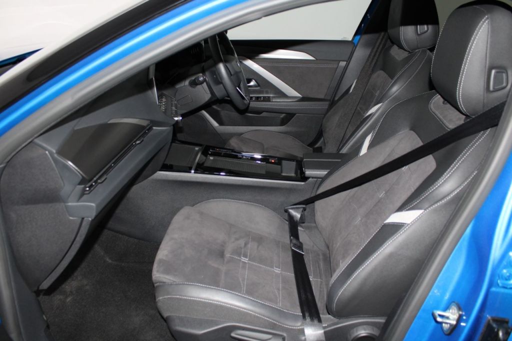 Used Vauxhall Astra 2023 for sale - 77355036: Photo 3