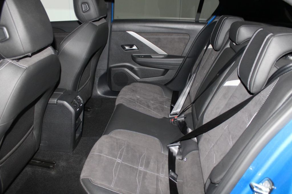 Used Vauxhall Astra 2023 for sale - 77355036: Photo 5