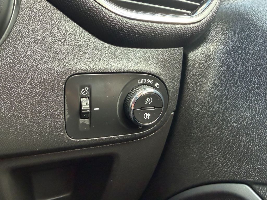 Used Vauxhall Crossland 2022 for sale - 78015857: Photo 30