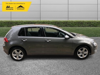 Used Volkswagen Golf 2015 for sale - 75685378: Photo