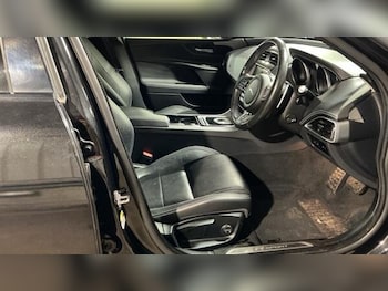 Used Jaguar XE 2018 for sale - 79472080: Photo