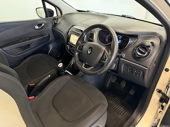 Used Renault Captur 2019 for sale - 79532759: Photo