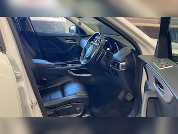 Used Jaguar F-Pace 2018 for sale - 79259761: Photo