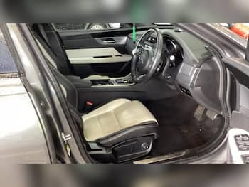 Used Jaguar XF 2016 for sale - 79680941: Photo