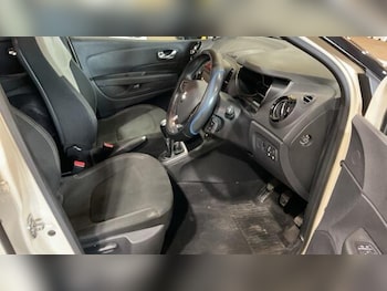 Used Renault Captur 2019 for sale - 79061738: Photo