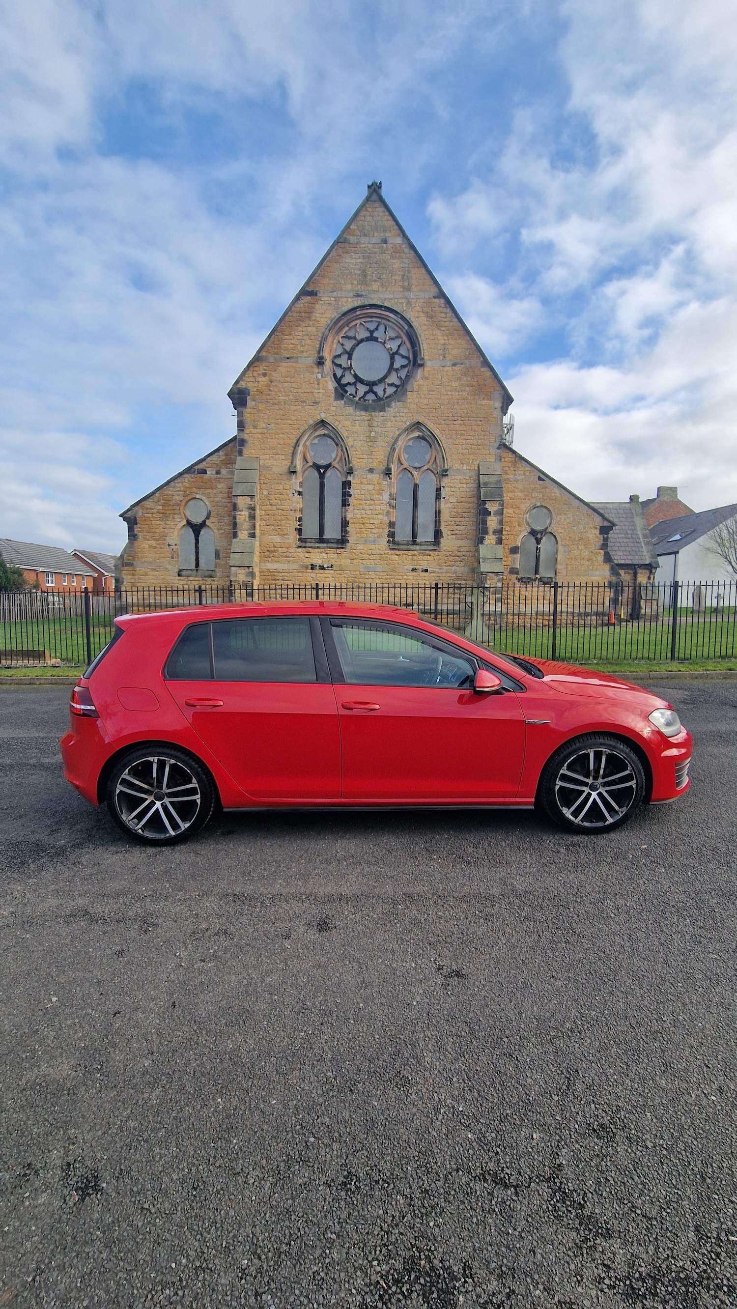 Used Volkswagen Golf 2015 for sale - 77589309: Photo 2