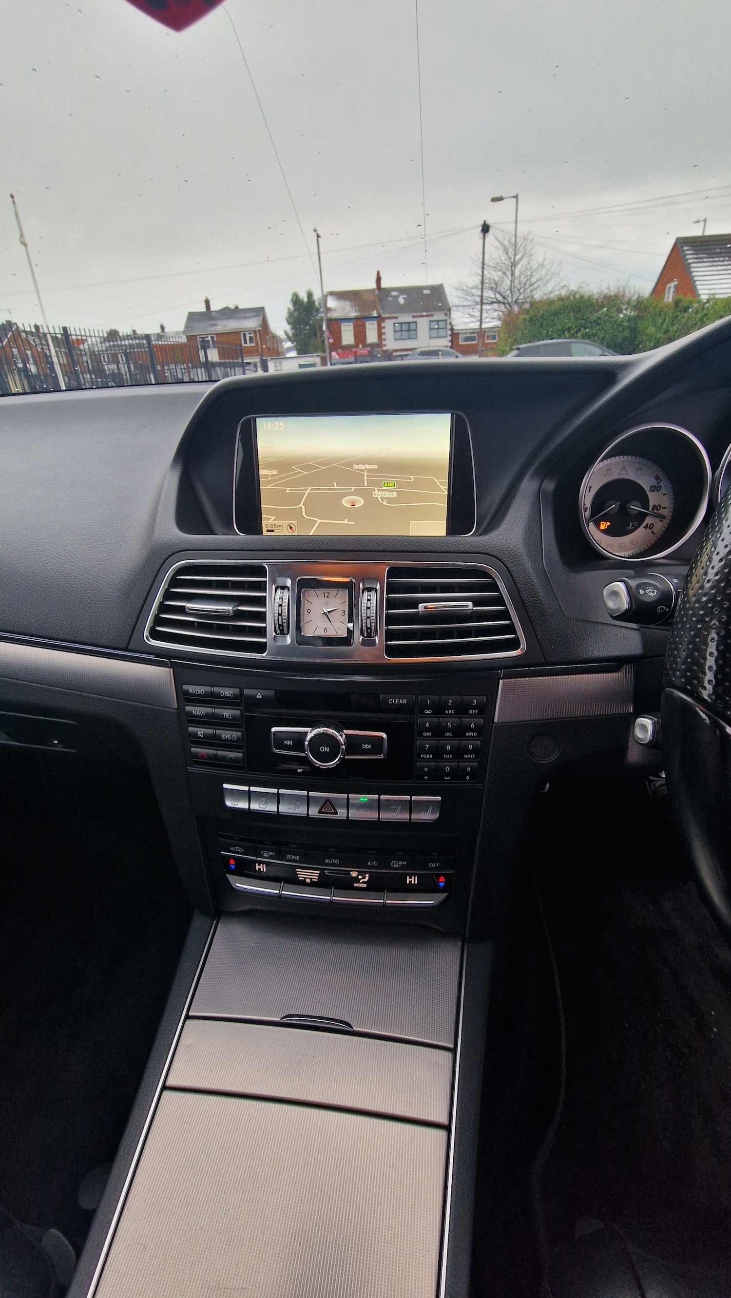 Used Mercedes-Benz E Class 2014 for sale - 77201080: Photo 11